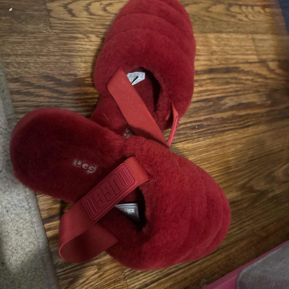 UGG Scarlet Fluffy Slippers USED ONCE